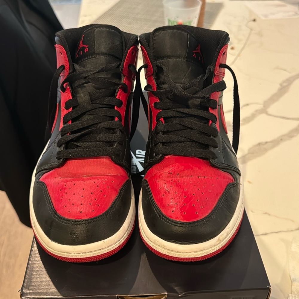 Nike Air Force 1 07 LV8 EUC worn 3 times red and black